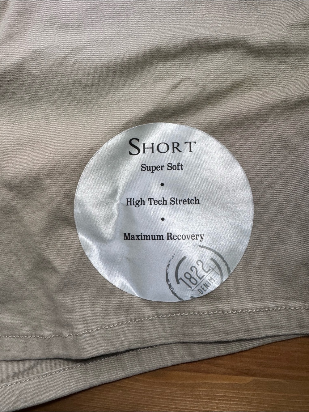 1822 Beige Women's Stretch Shorts Size 16 New With Tags - Picture 2 of 8